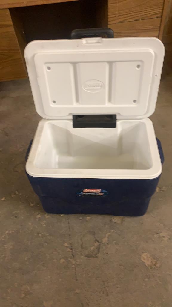 COLEMAN wheeled cooler