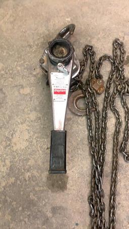 Dayton 1-1/2 ton chain hoist