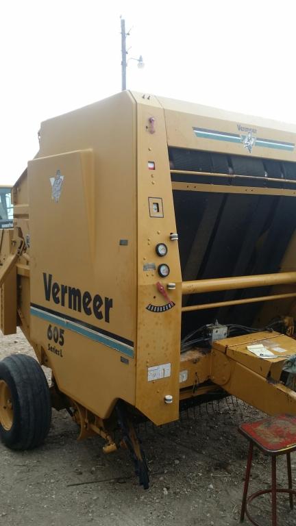 Vermeer 605L Baler