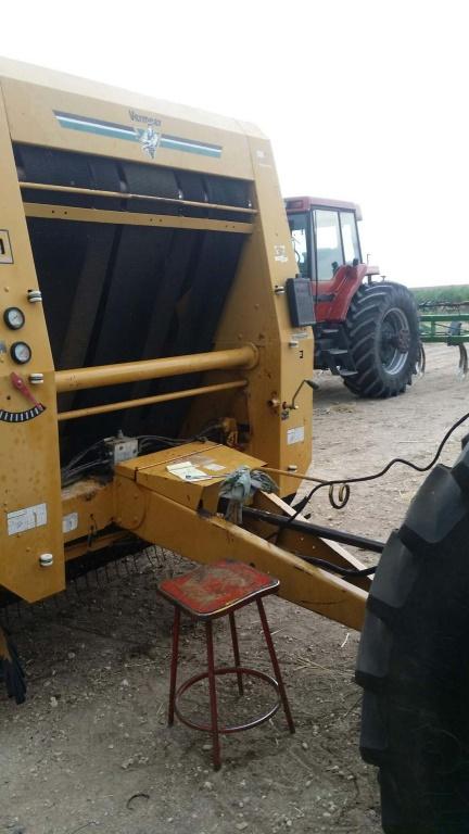 Vermeer 605L Baler