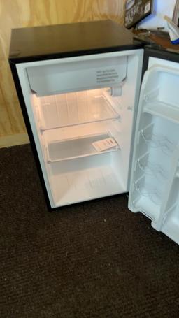 Galanz Mini refrigerator-Like new