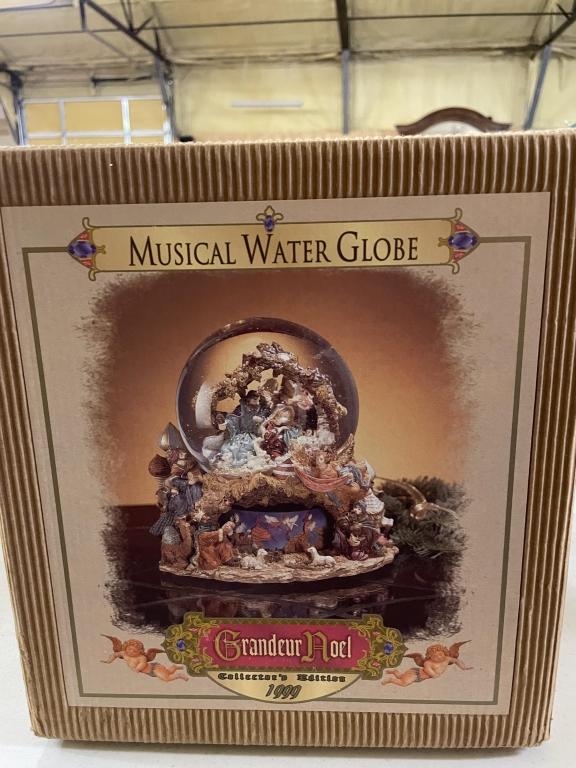 Musical water globe