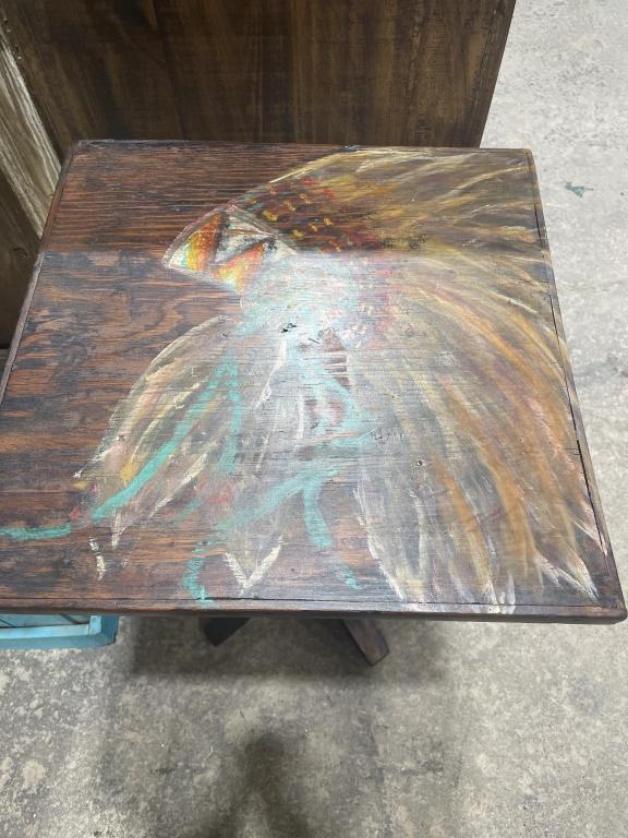 Decorative end table