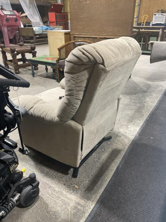 Lift chair