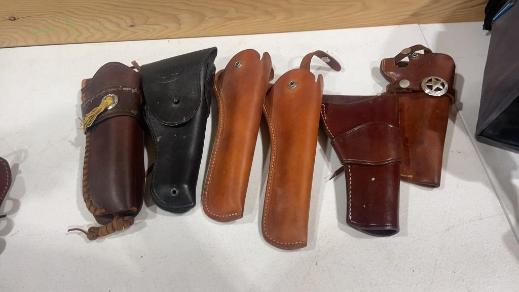 Lot of leather Pistol holsters