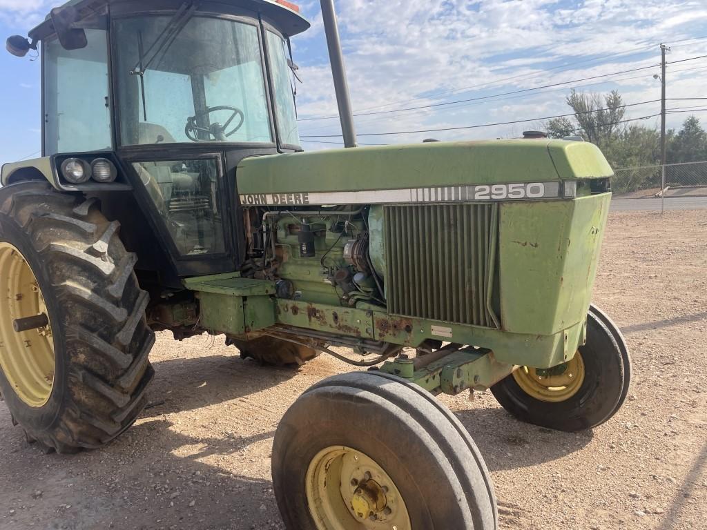 JD 2950 Tractor
