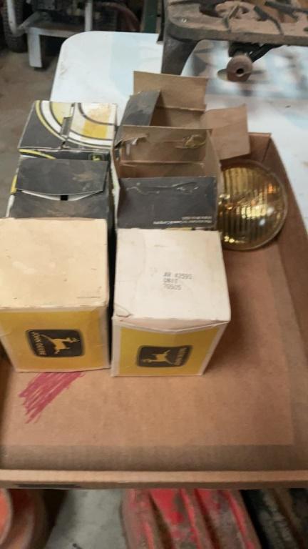 Box of misc worklight bulbs