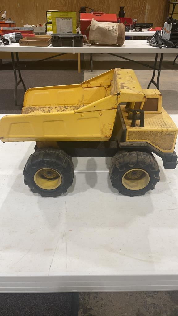 Vintage Tonka metal dump truck