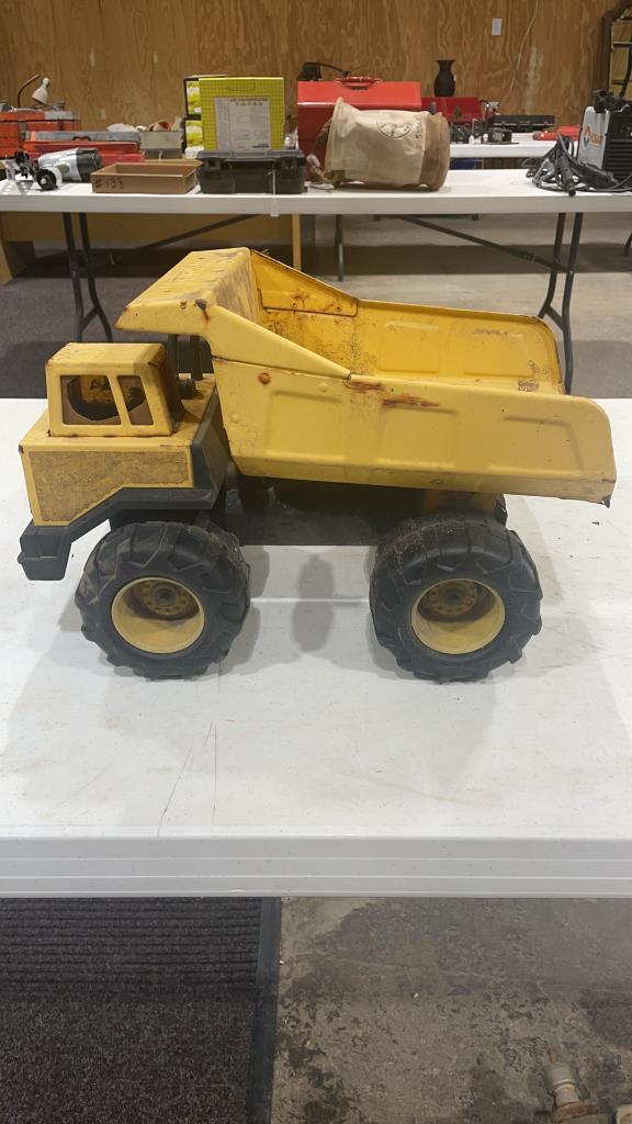 Vintage Tonka metal dump truck