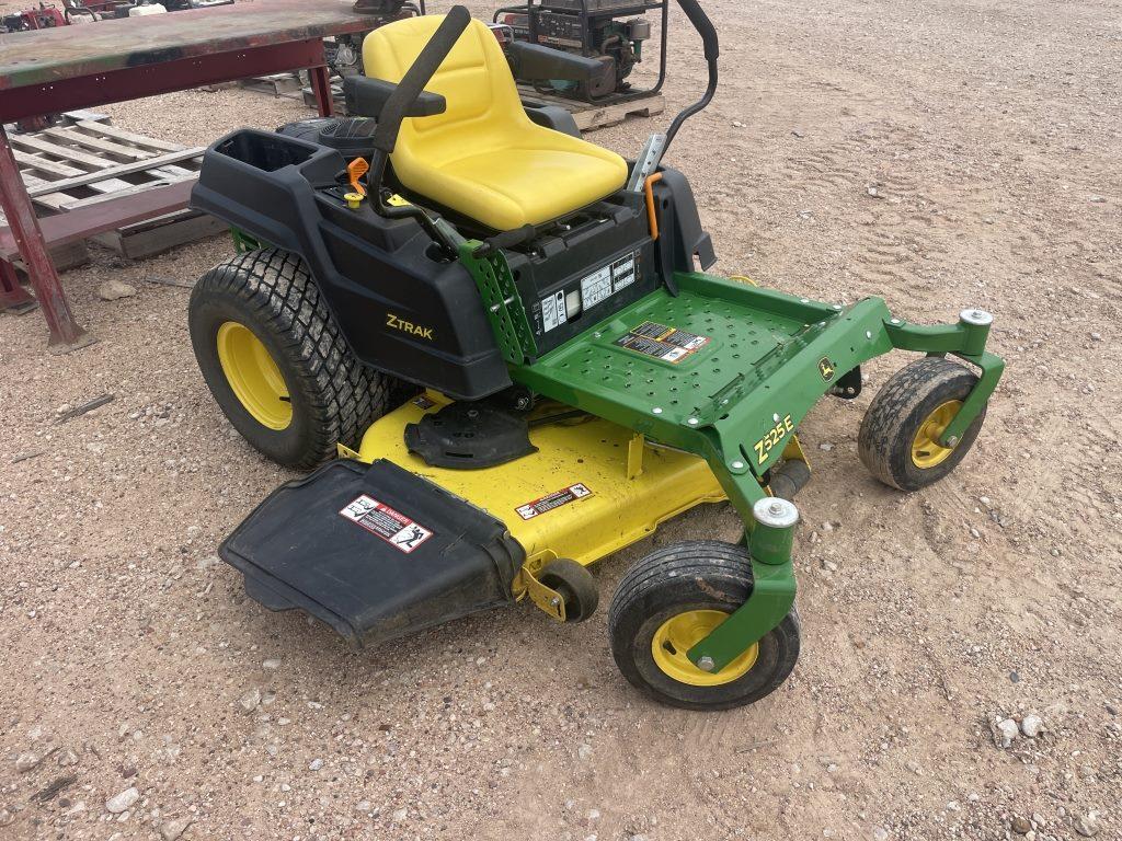 JD Z525E Zero Turn Mower