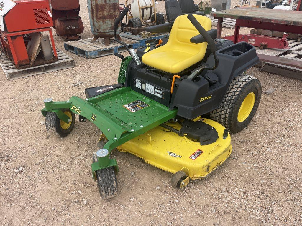 JD Z525E Zero Turn Mower