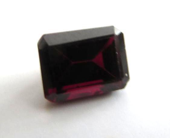 2.66 ct. Fiery Red Garnet