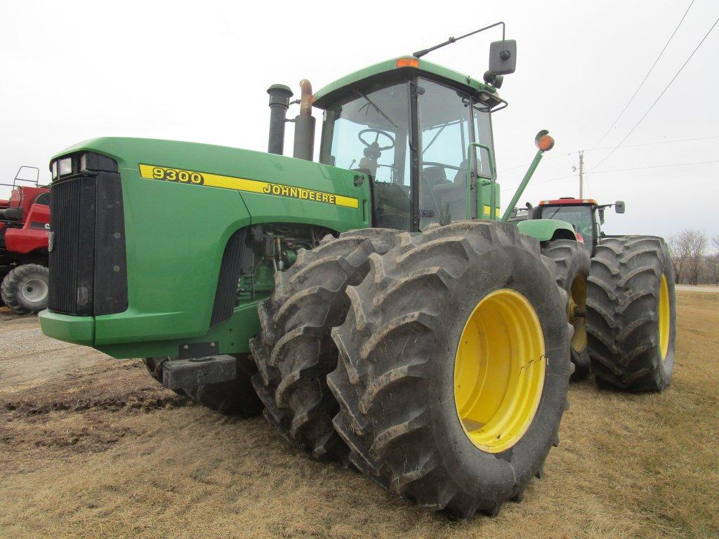 1999 JOHN DEERE 9300