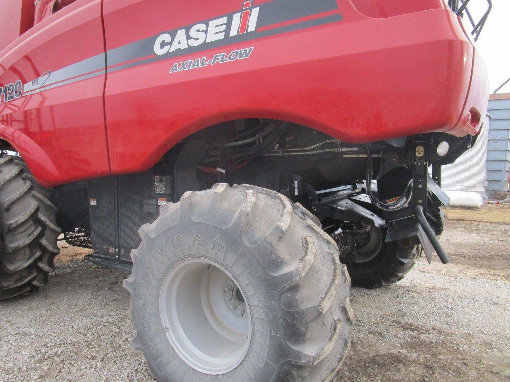 2011 CASE IH 7120 Combine