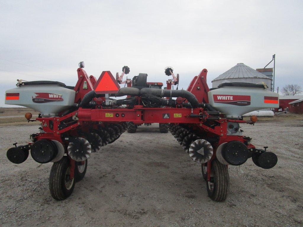 2005 WHITE 8180 Planter