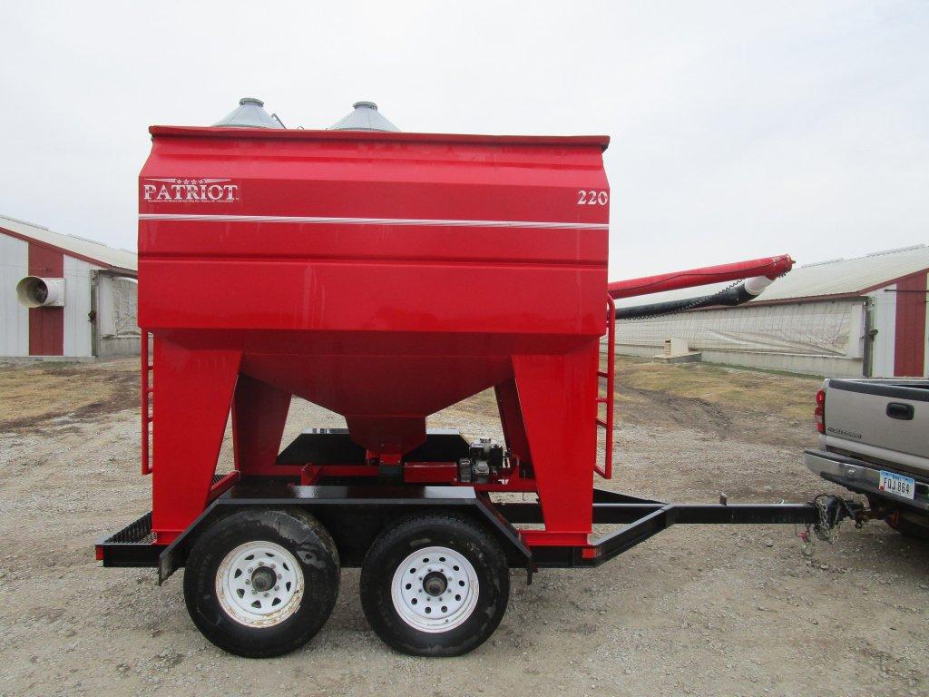 2011 PATRIOT 220 Seed Tender