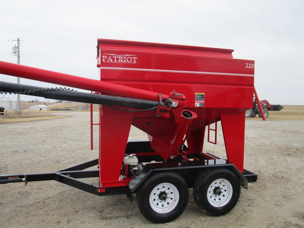 2011 PATRIOT 220 Seed Tender