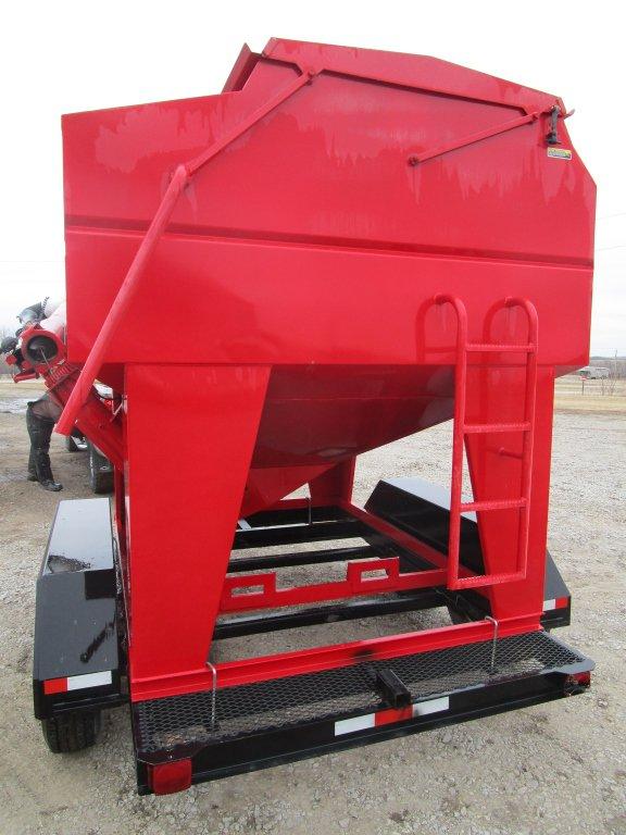 2011 PATRIOT 220 Seed Tender