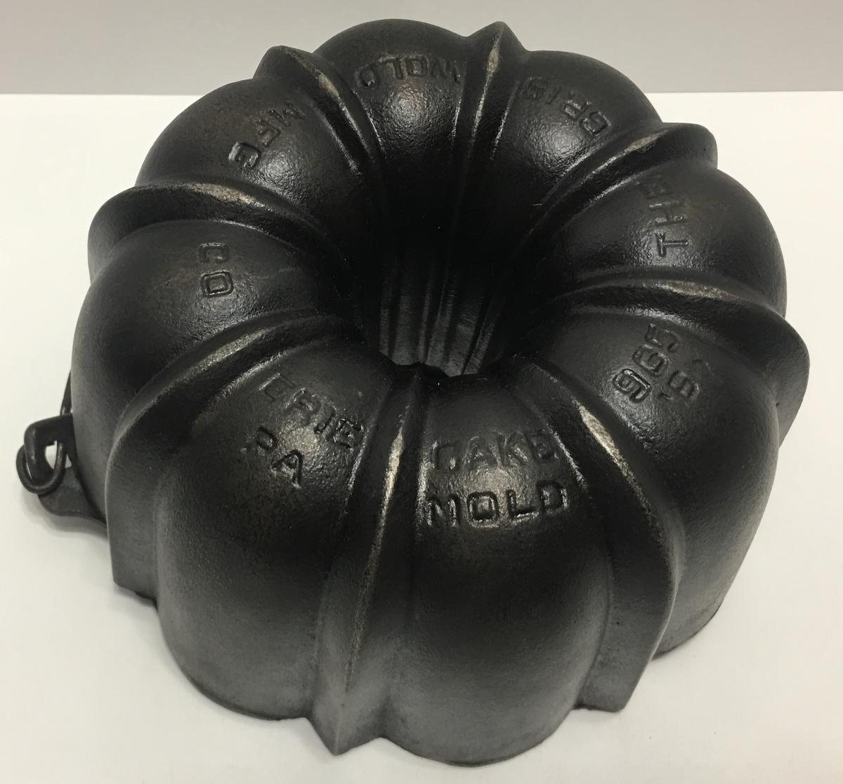 Griswold Cake Mold/Bundt Pan, 965 B