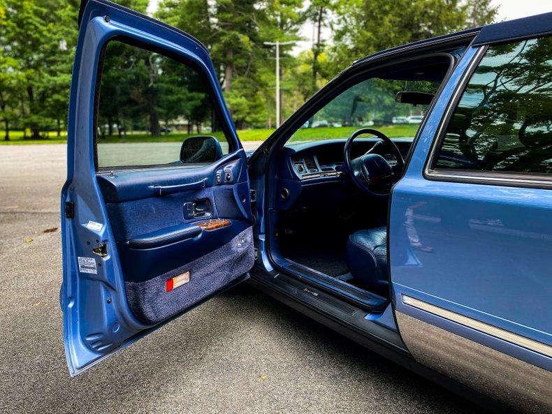 1995 Lincoln Town Car Executive