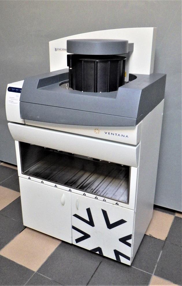 BENCHMARK XT Vantana  Automated IHC/ISH Staining Instrument