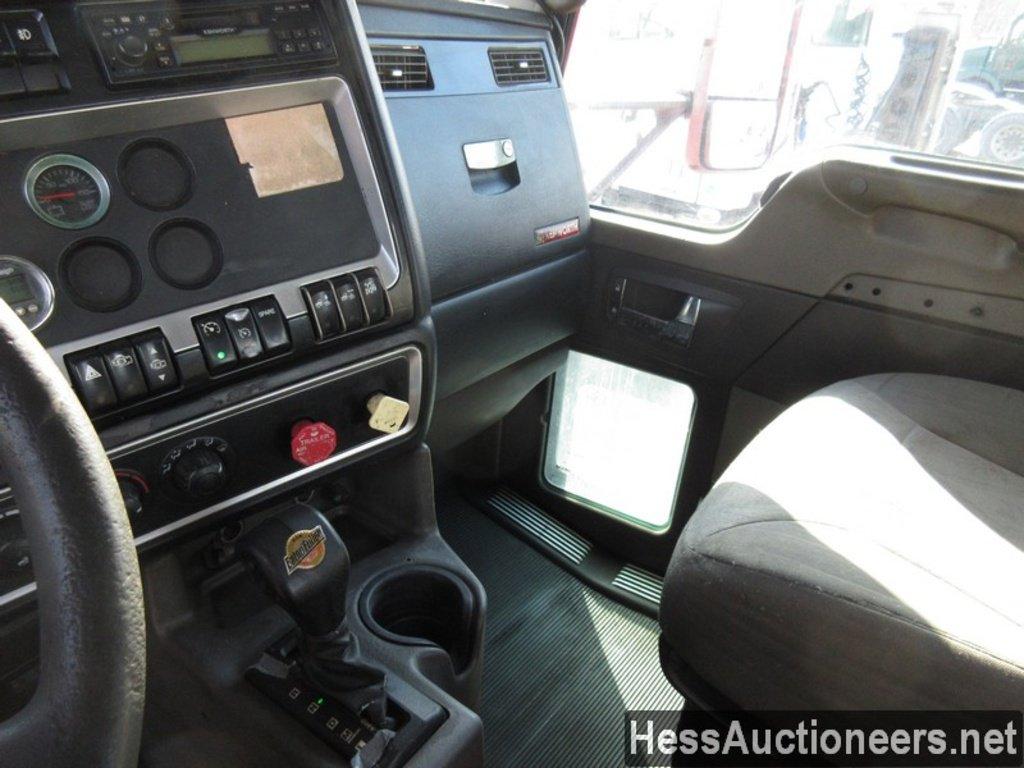 2009 KENWORTH T800 T/A DAYCAB