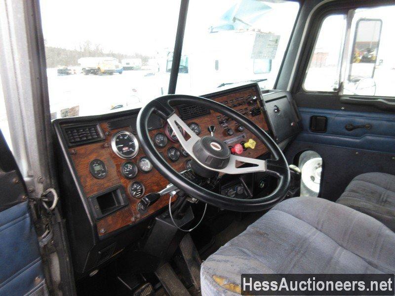 1997 PETERBILT 378 T/A DAYCAB