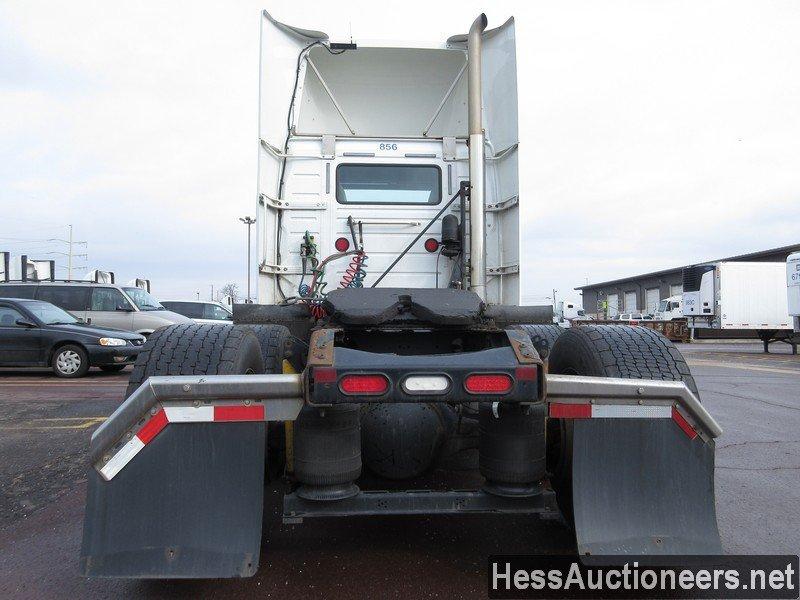 2009 VOLVO VNL64T300 T/A DAYCAB