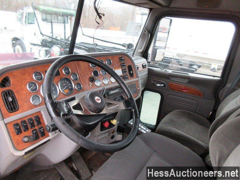 2006 PETERBILT 357 DAYCAB