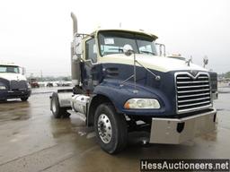 2006 MACK CXN612 S/A DAYCAB