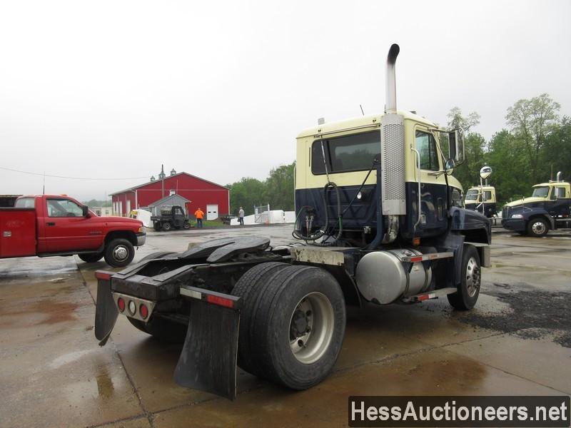 2003 MACK CH612 S/A DAYCAB