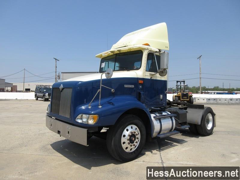 1999 INTERNATIONAL 9100A S/A DAYCAB