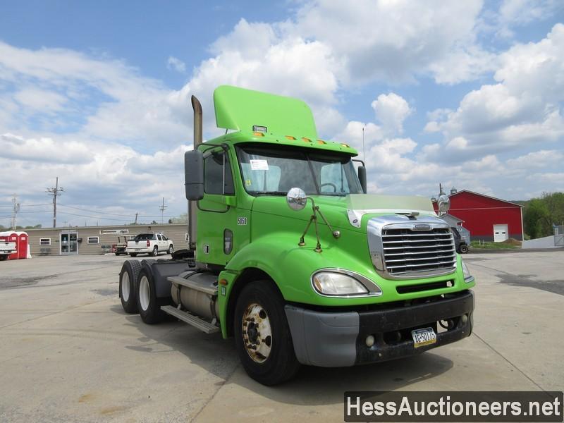 2005 FREIGHTLINER COLUMBIA DAYCAB