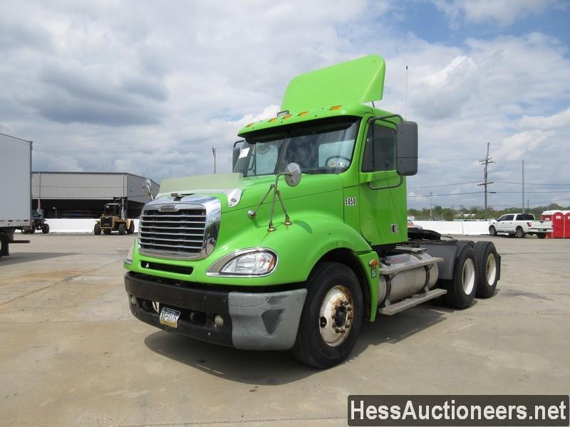 2005 FREIGHTLINER COLUMBIA DAYCAB