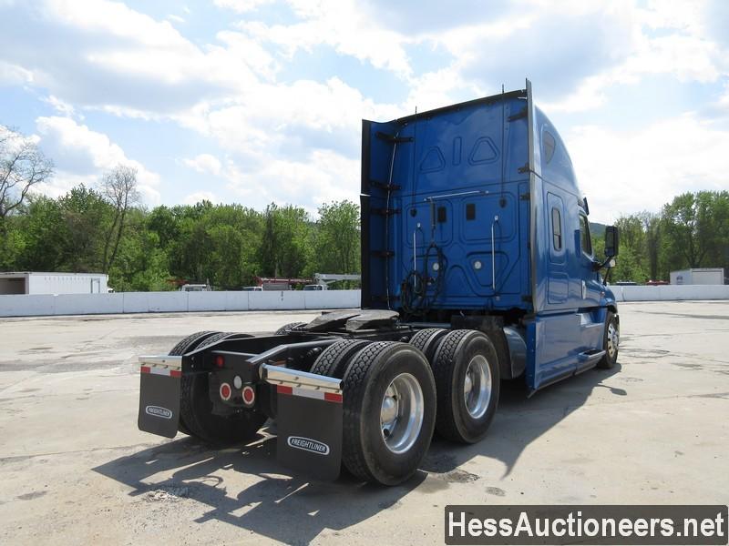 2016 FREIGHTLINER CASCADIA T/A SLEEPER