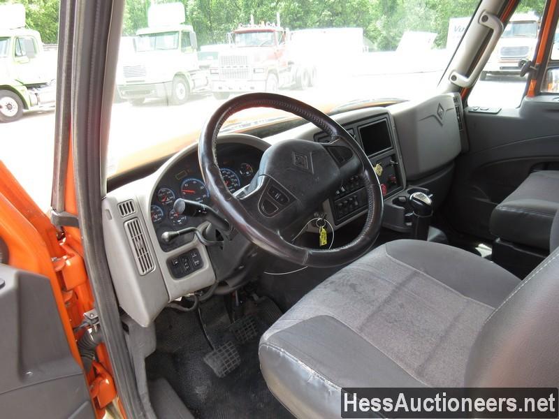 2012 INTERNATIONAL 7600 WORKSTAR T/A SLEEPER