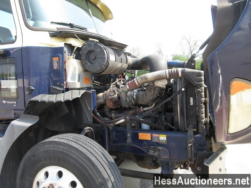 2006 MACK CXN612 S/A DAYCAB