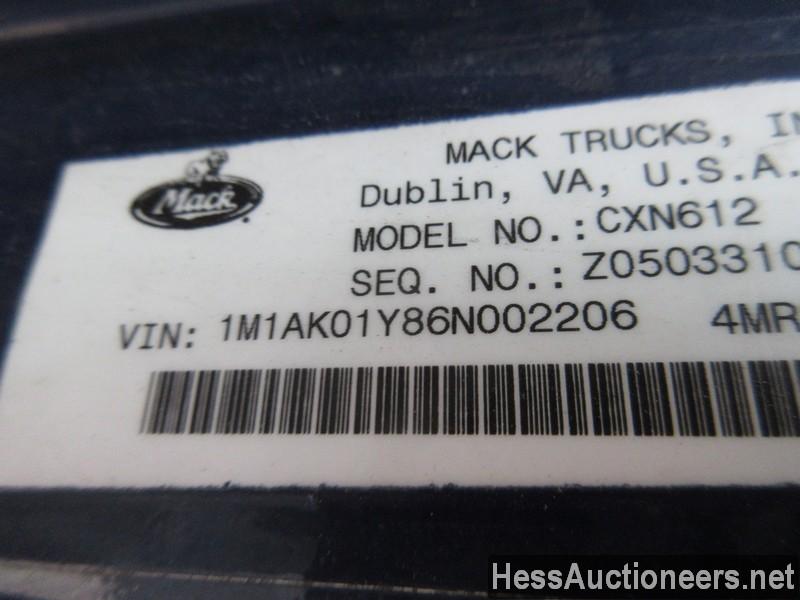 2006 MACK CXN612 S/A DAYCAB