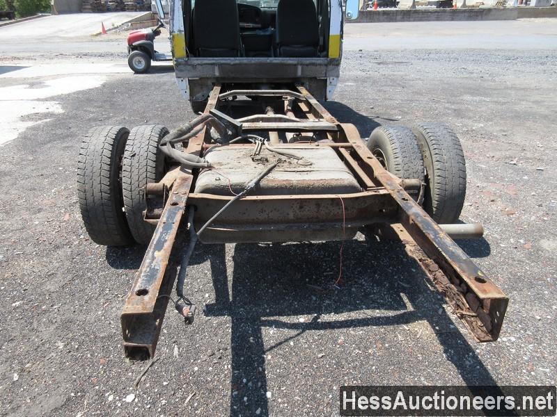 1994 FORD E350 CAB CHASSIS