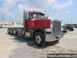 2010 PETERBILT TRI AXLE DAYCAB