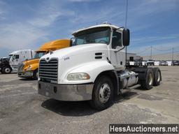 2004 MACK CXU613 VISION DAYCAB