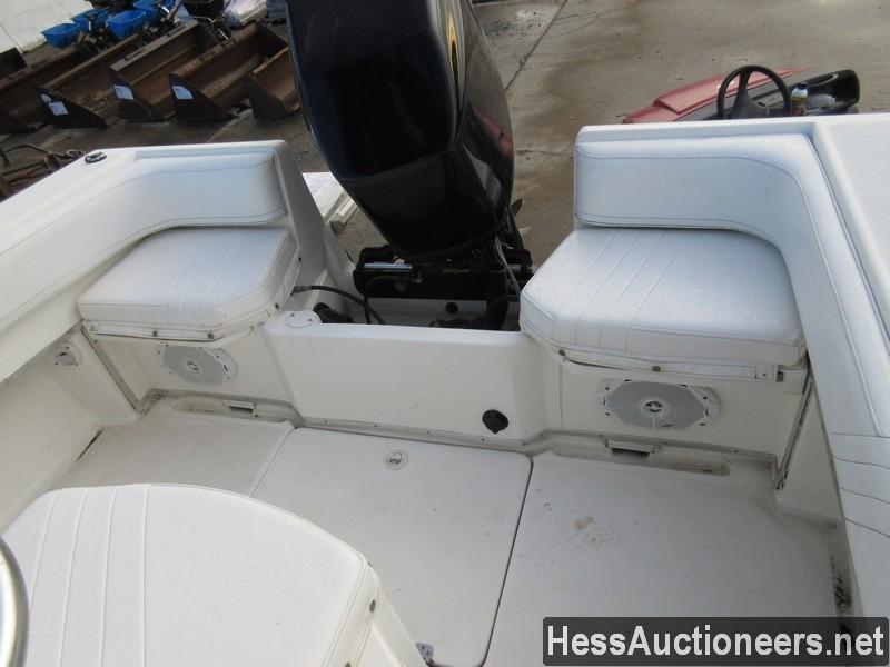 1998 FOUNTAIN 25' BOAT