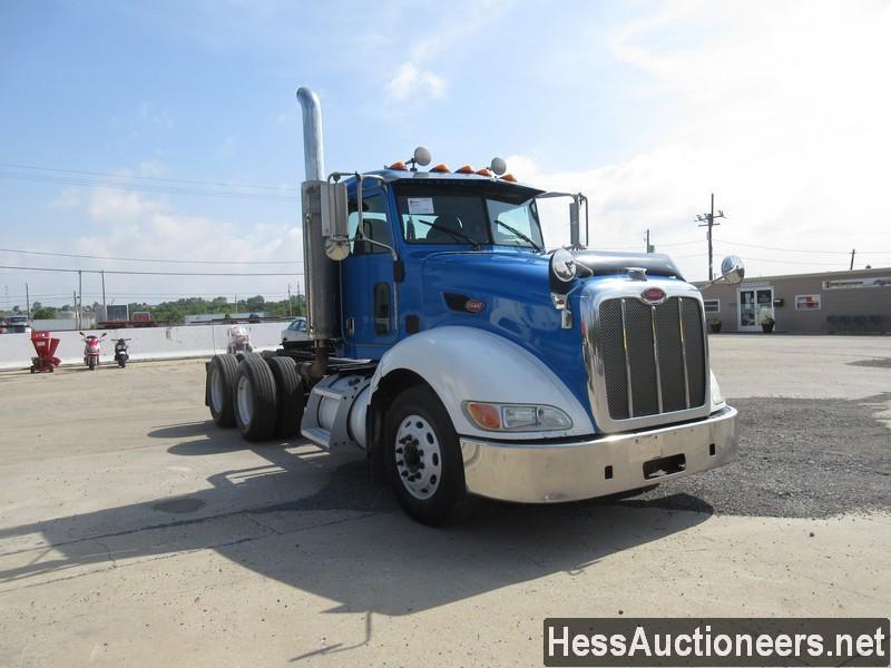 2009 PETERBILT 386 T/A DAYCAB