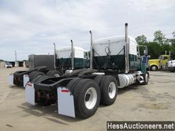 2012 MACK CH613 T/A SLEEPER