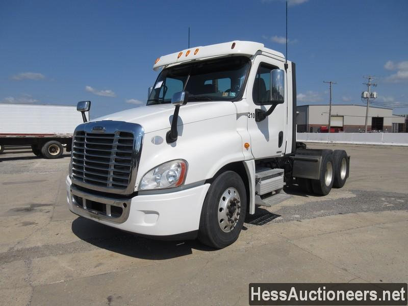 2011 FREIGHTLINER CASCADIA T/A DAYCAB