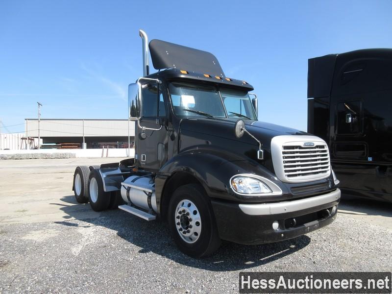 2007 FREIGHTLINER COLUMBIA T/A DAYCAB