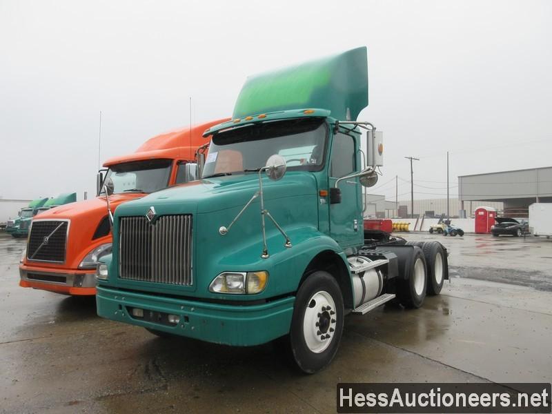 2006 INTERNATIONAL 9200 T/A DAYCAB