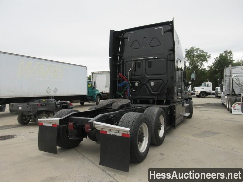 2015 FREIGHTLINER CASCADIA 125 T/A SLEEPER