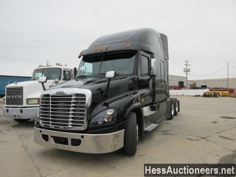 2015 FREIGHTLINER CASCADIA 125 T/A SLEEPER