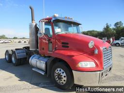 2009 MACK CXU613 T/A DAYCAB